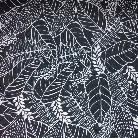 Lularoe black and white pattern tank - Picture 3 of 3